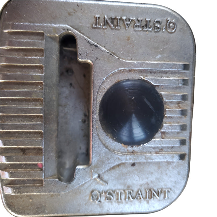 Hook Floor Pocket Manual Restraint System | Q-5002