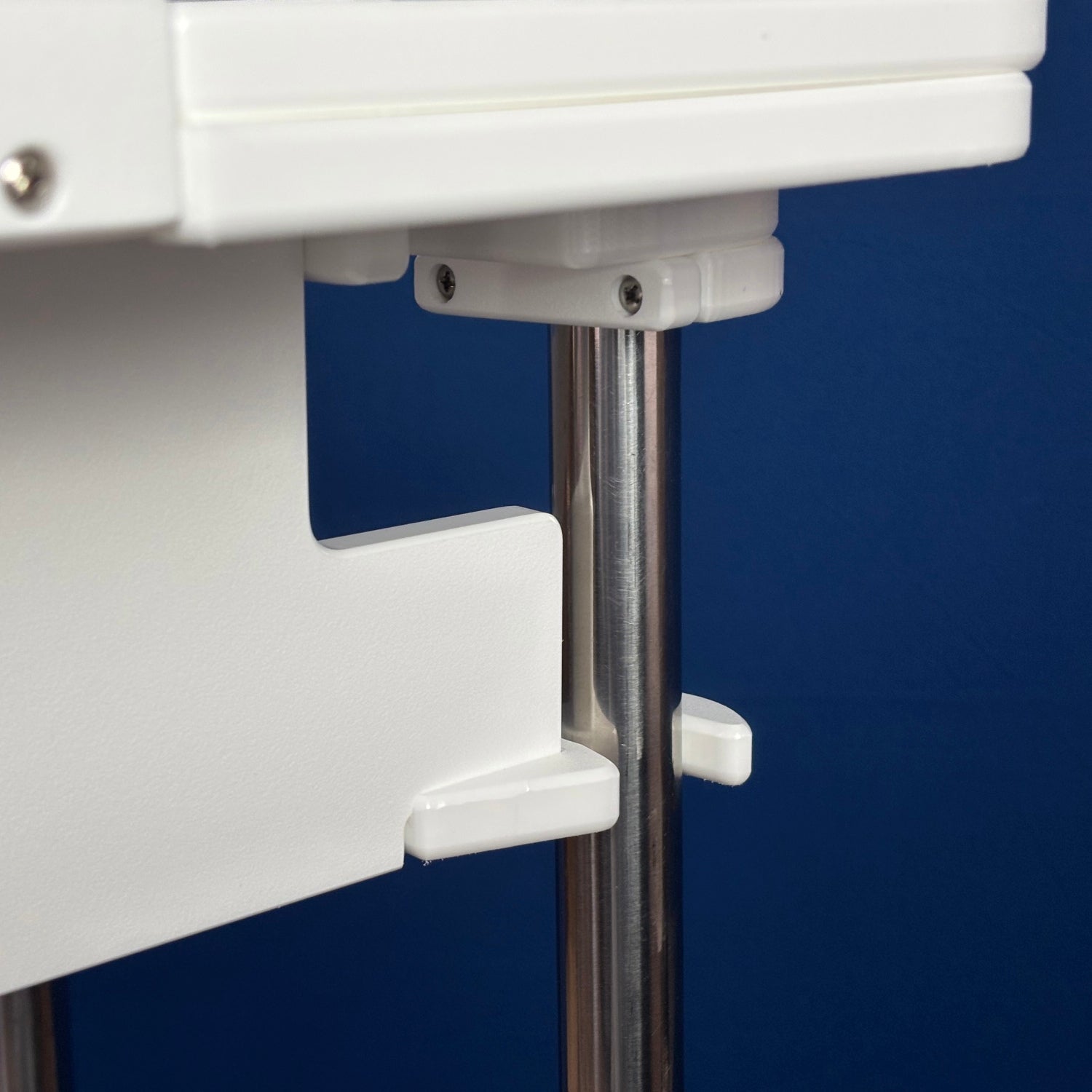 Large Quick Release Cockpit Table – Pedestal Mount, Snap-On Design